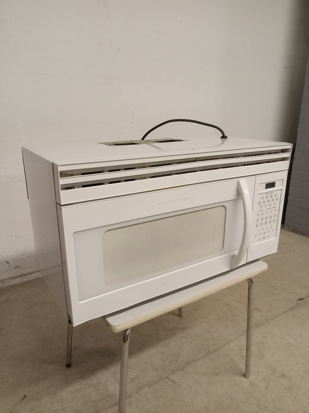 30"W Electrolux Over the Range Microwave Oven