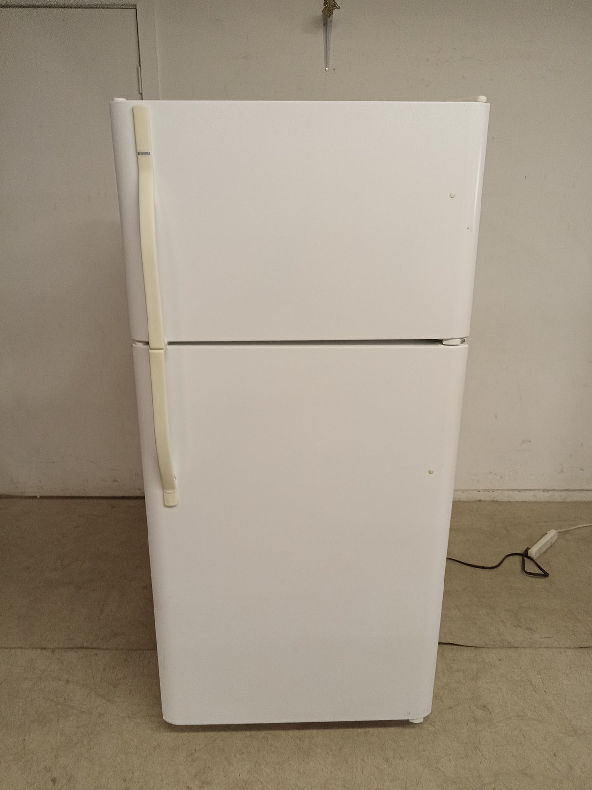 29.5"W White Kenmore Refrigerator