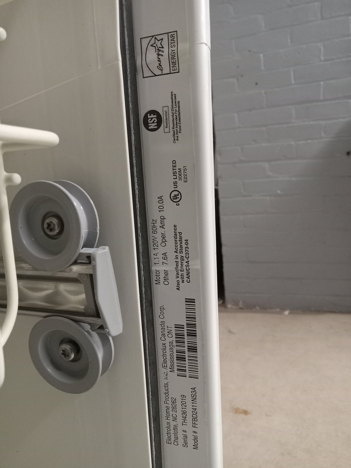 24"W Frigidaire Dishwasher