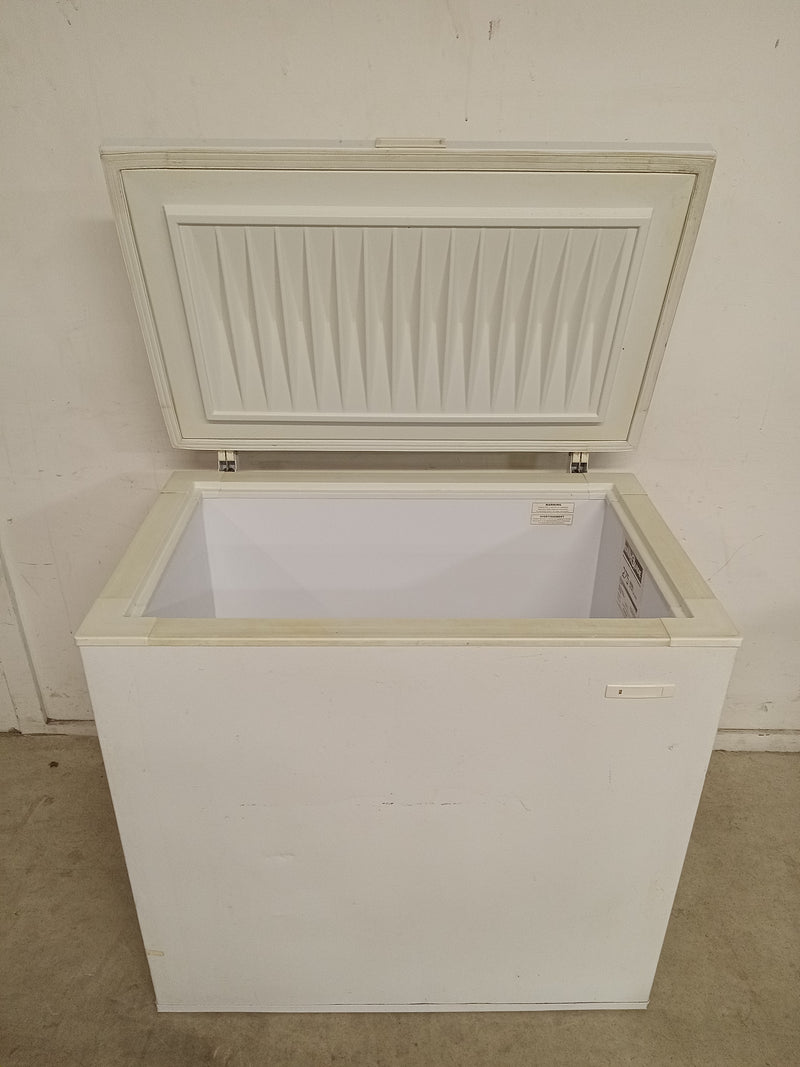 35"W White Frigidaire Freezer