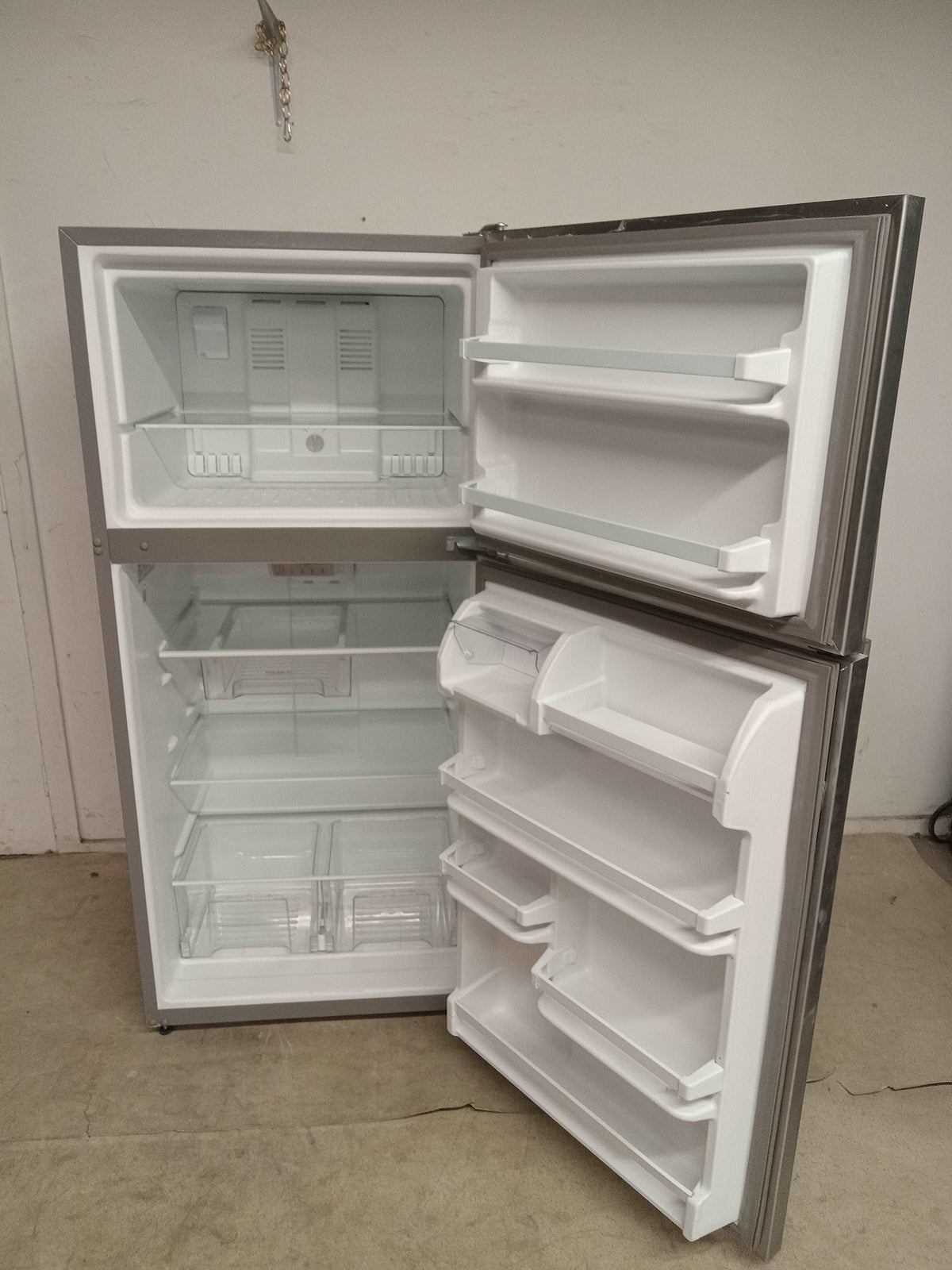 29.75"W Stainless Steel Whirlpool Top Mount Refrigerator
