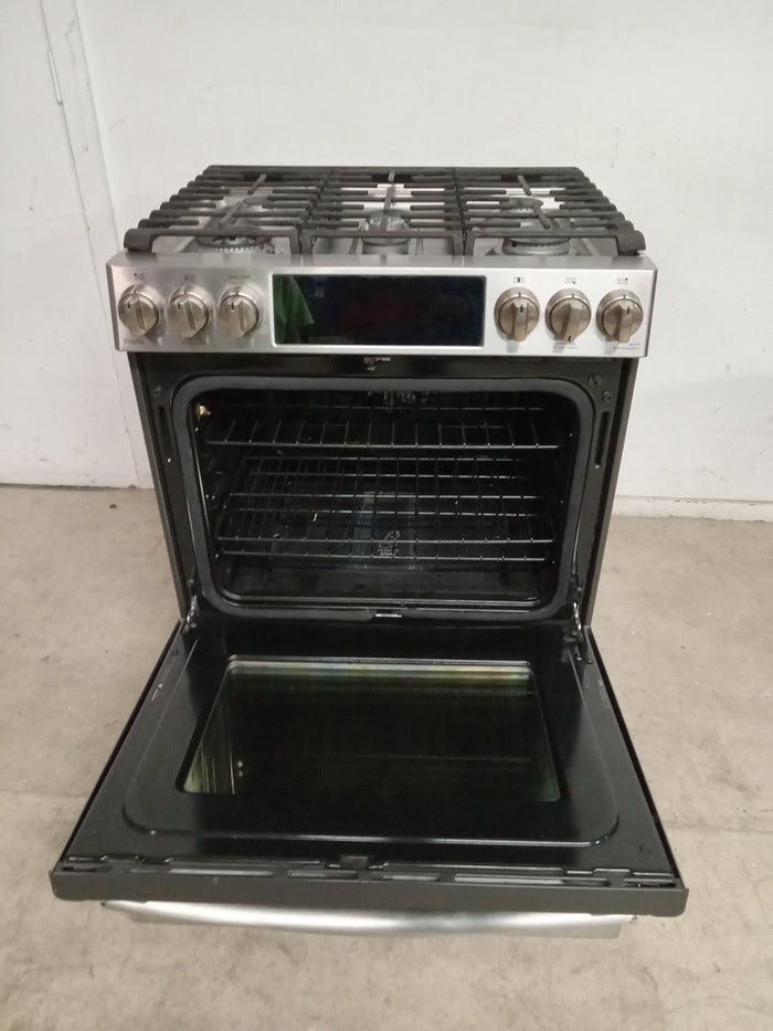 29.5"W General Electric Gas Stove