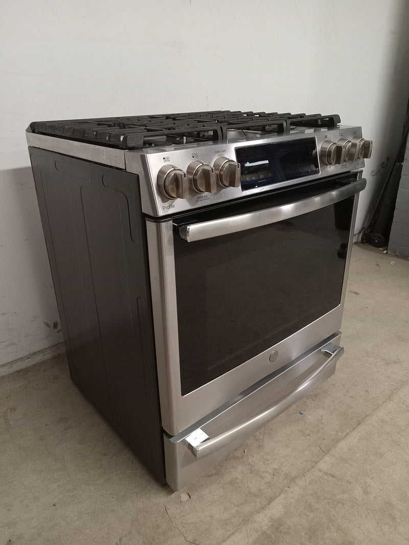 29.5"W General Electric Gas Stove
