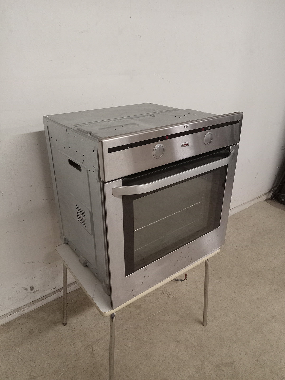 23.5"W AEG Built in Single Oven