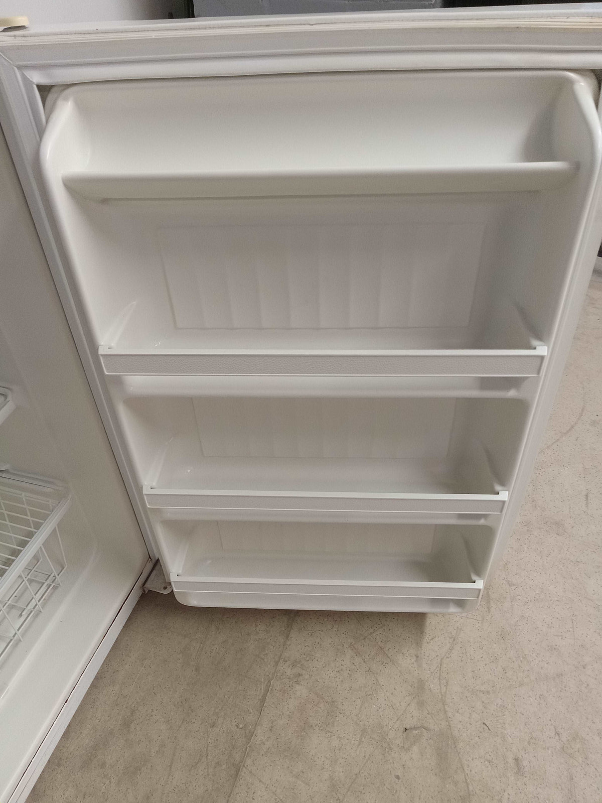 22"W White Kenmore Freezer