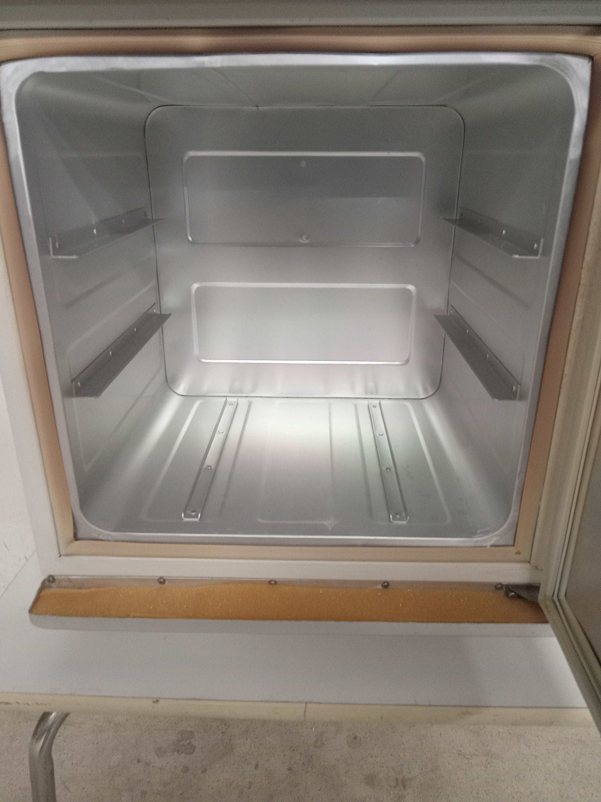 17"W Paragon PC-201 Hot Towel Cabinet