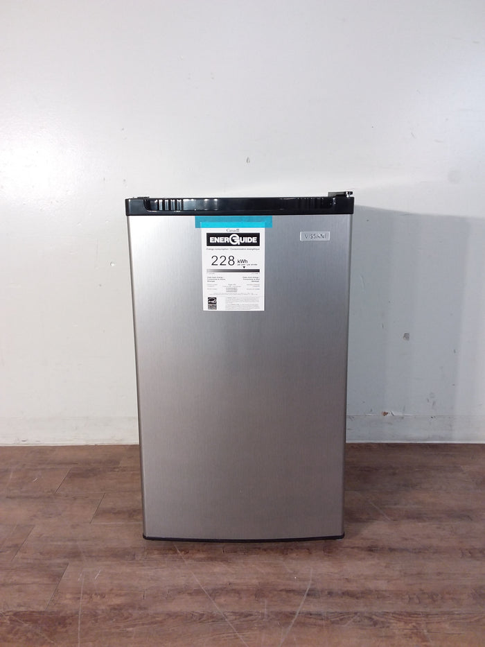 Vissani 4.4 Cu. Ft. Fridge