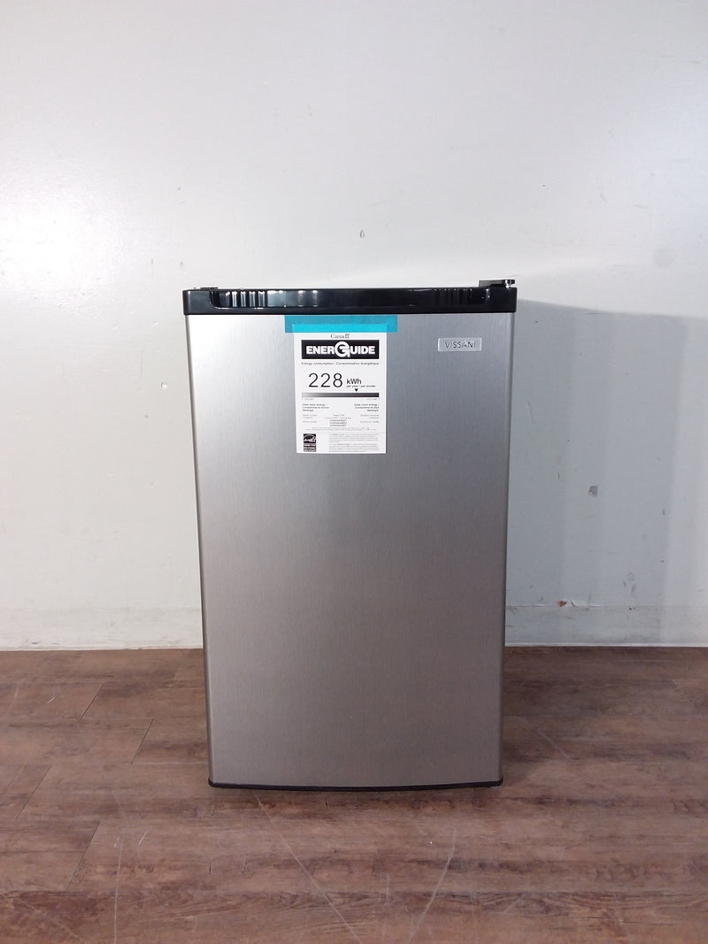 Vissani 4.4 Cu. Ft. Fridge