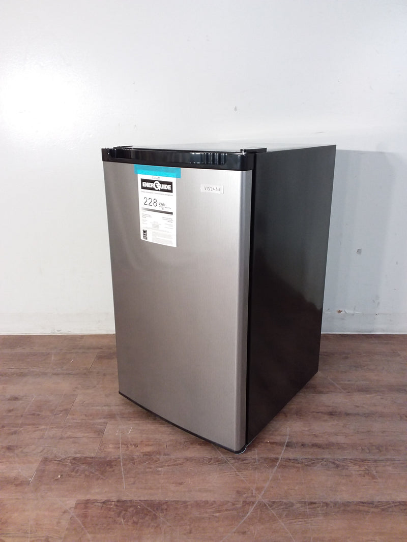 Vissani 4.4 Cu. Ft. Fridge