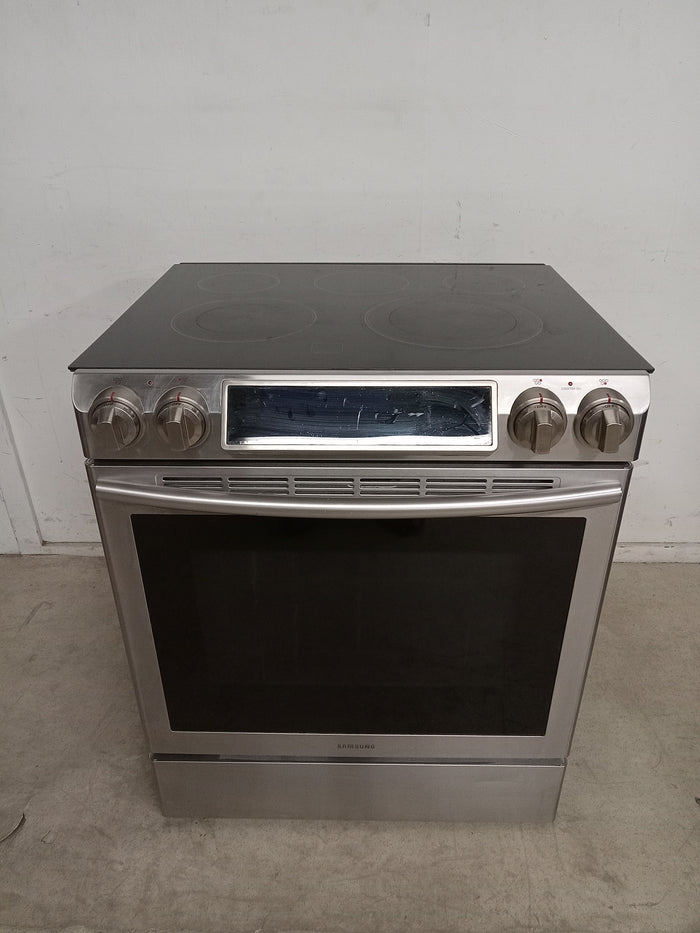 31"W Samsung Electric Range