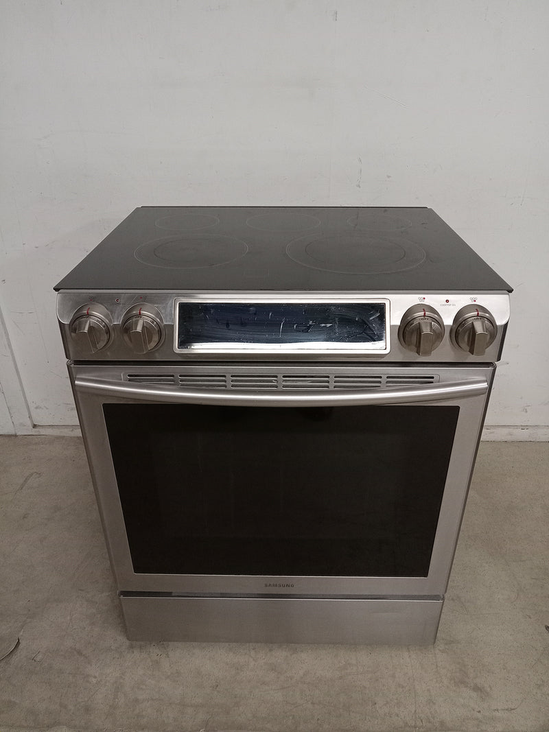 31"W Samsung Electric Range