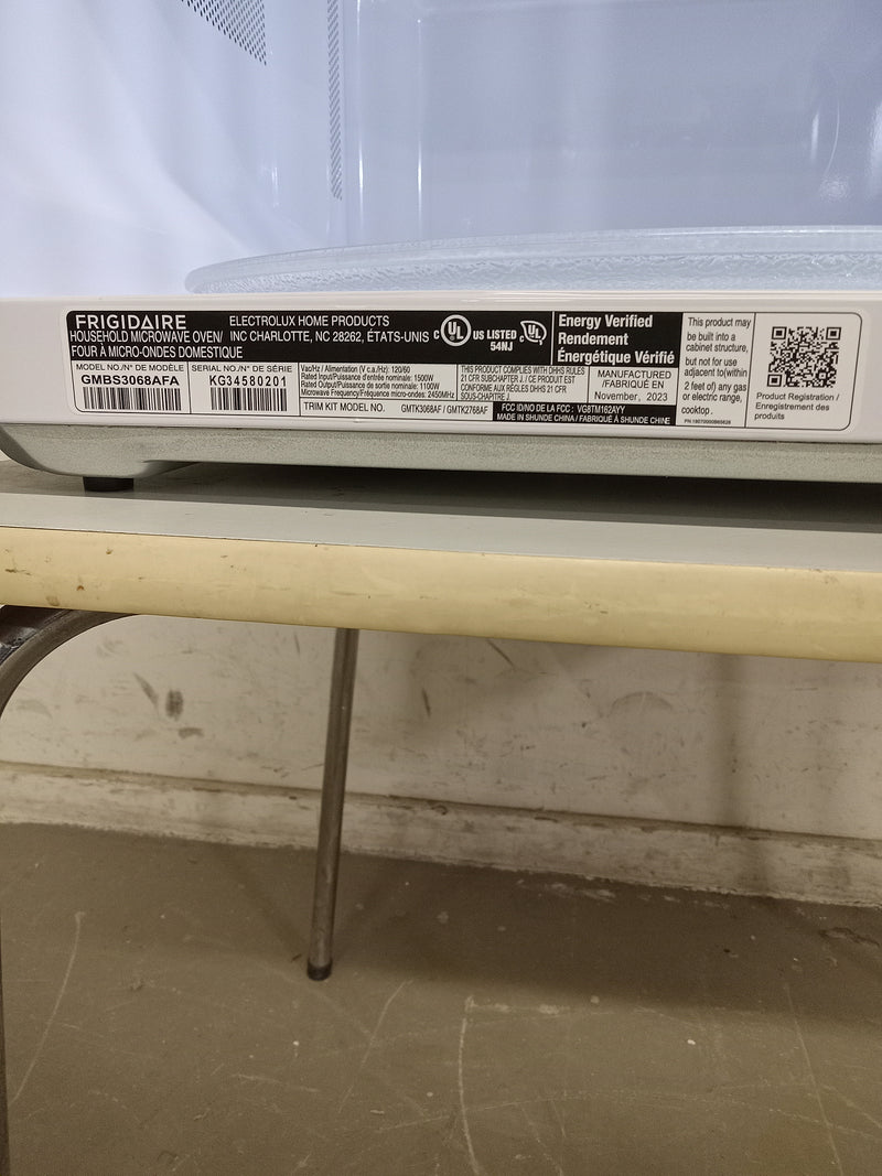 24"W Frigidaire Gallery Built In Microwave