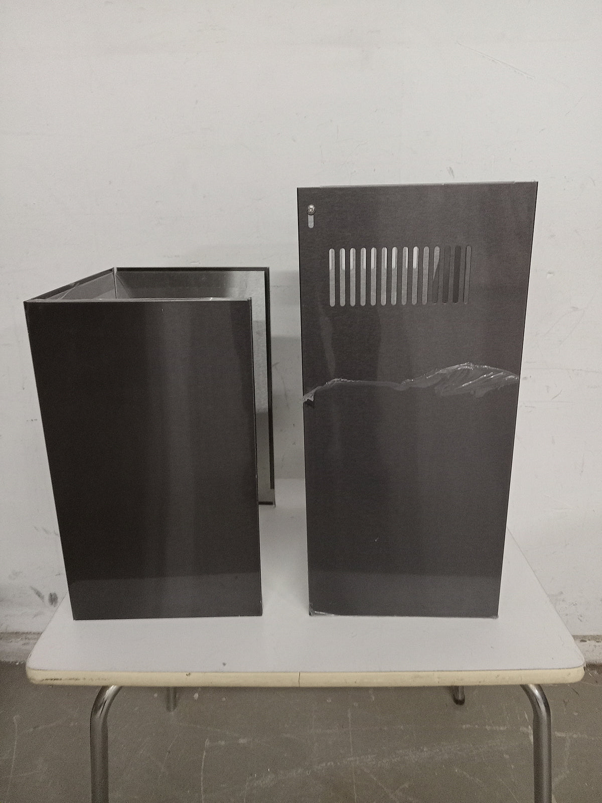 30" Vissani Black Stainless Steel Wall Mount Range Hood