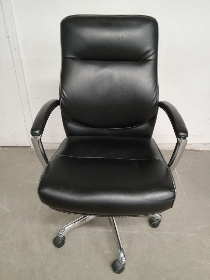 24"W Black Office Chair