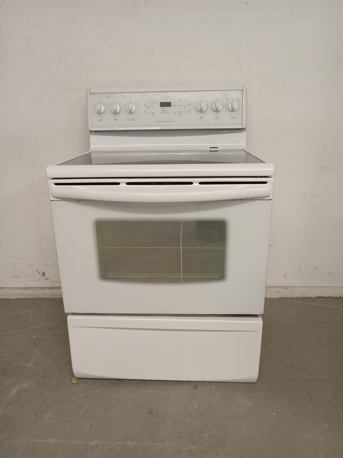 FRIGIDAIRE Self Cleaning Electric Oven