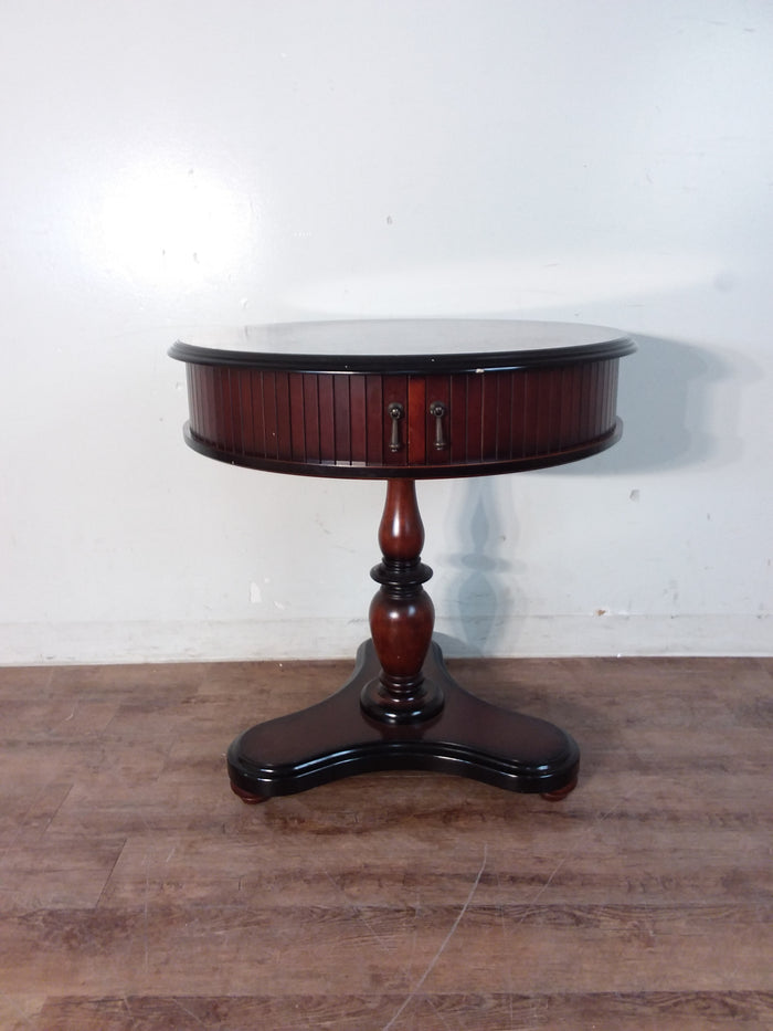 29" Round Accent Table