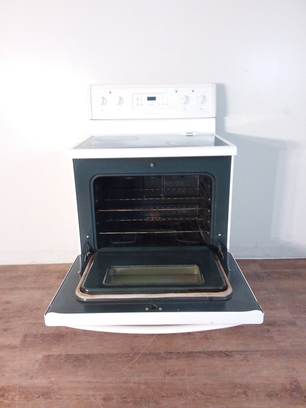 White Frigidaire Stove