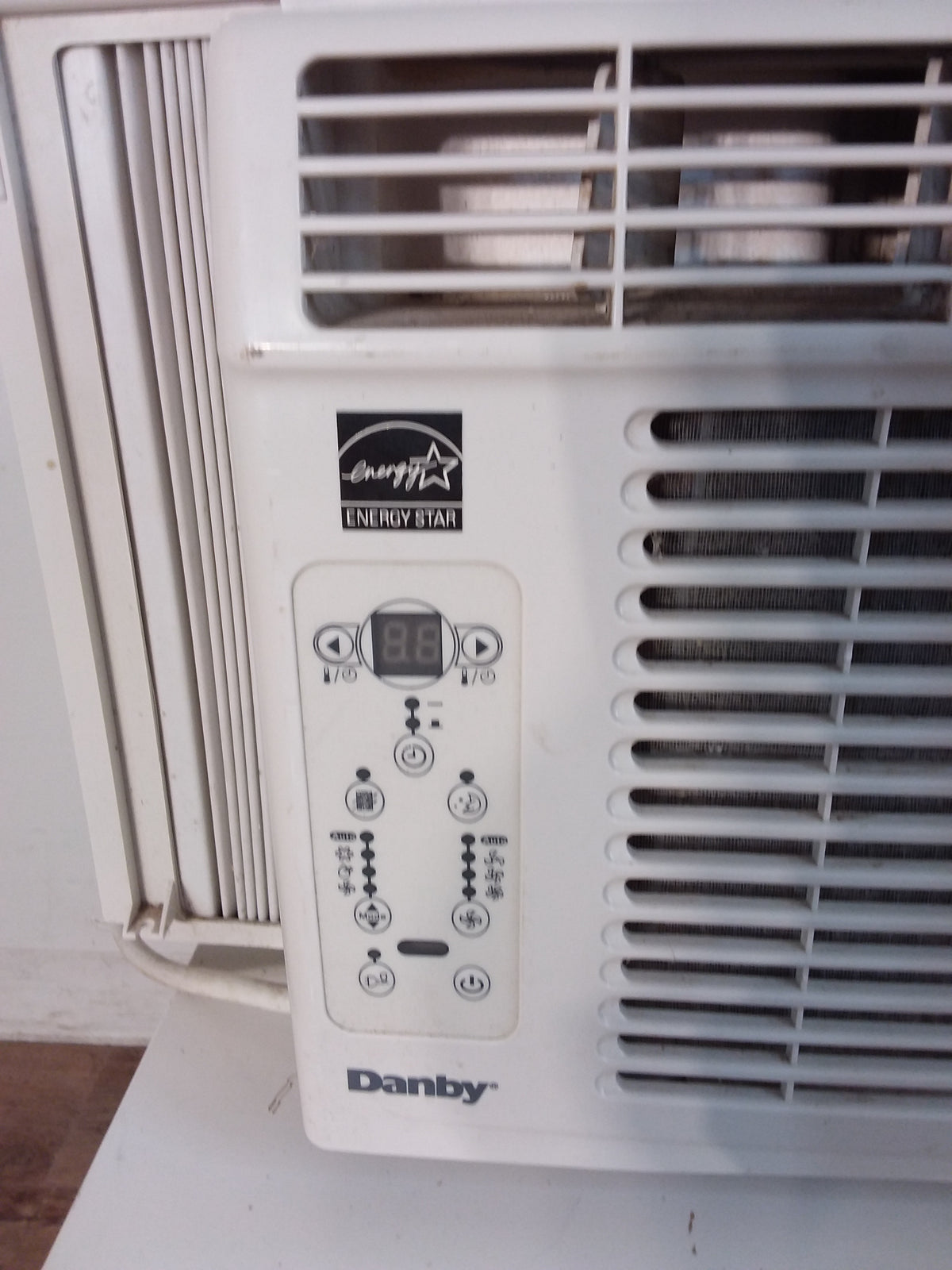 6,000 BTU Air Conditioner