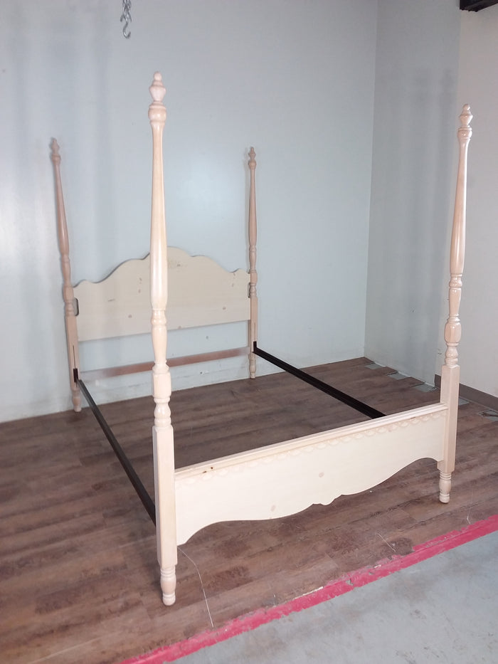 Double Size 4 Post Bed