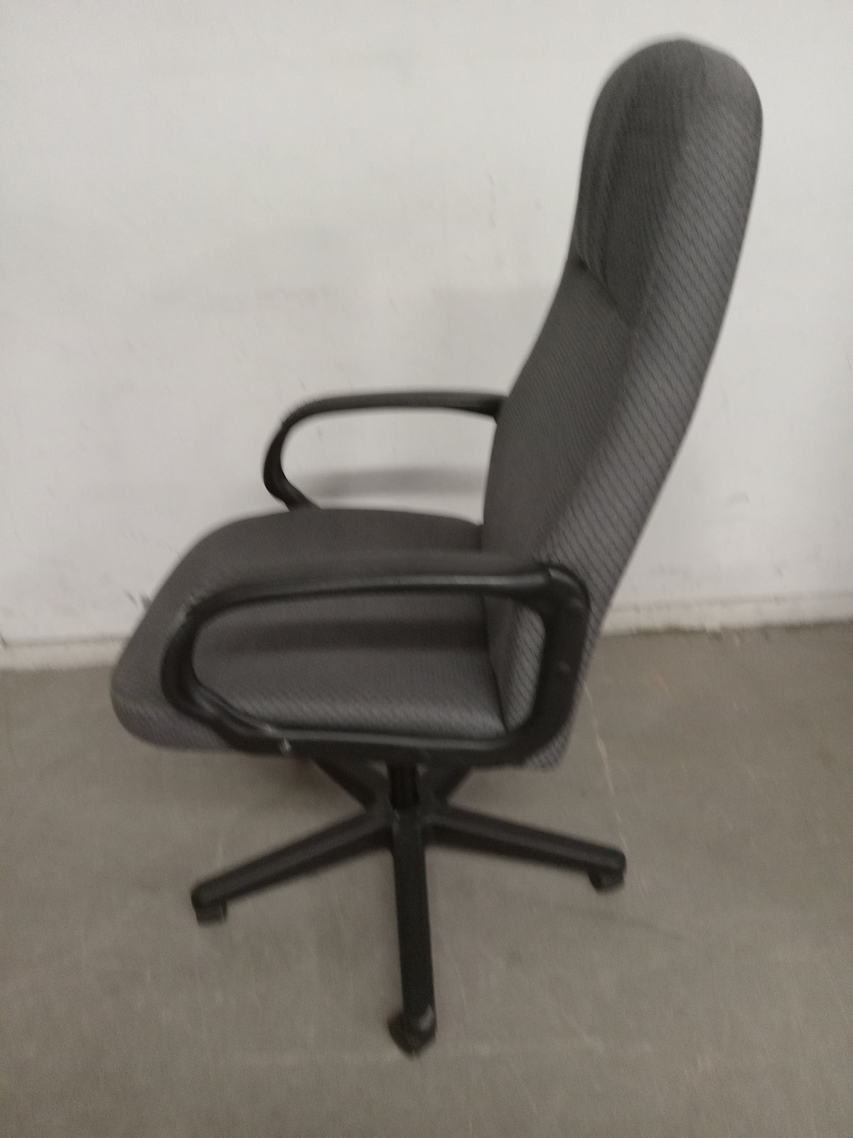 GLOBAL UPHOLSTERY Grey Office Chair