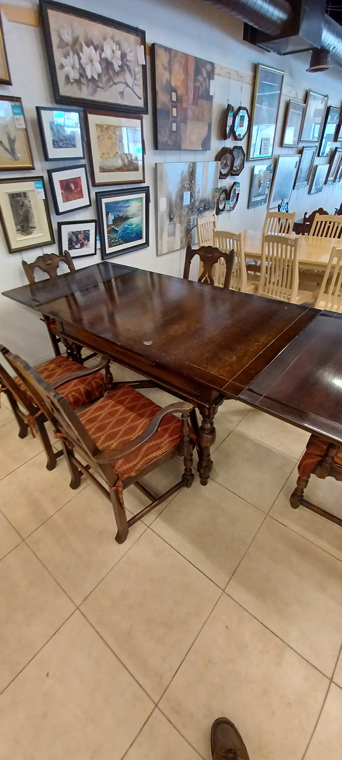 Wooden Extendable Dining Table w/ 5 Chairs