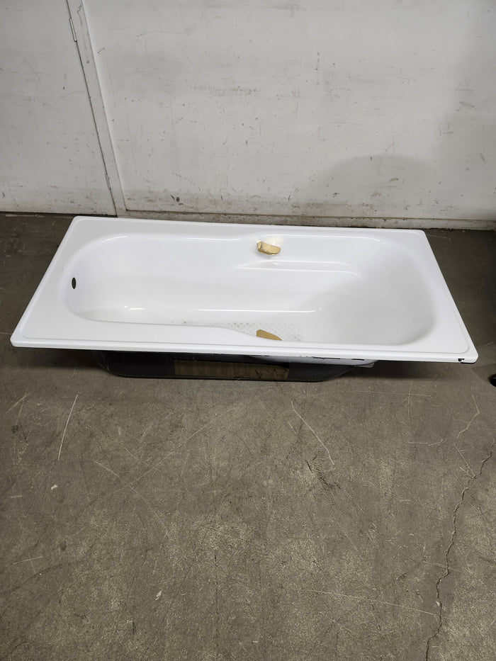 67" White Tub