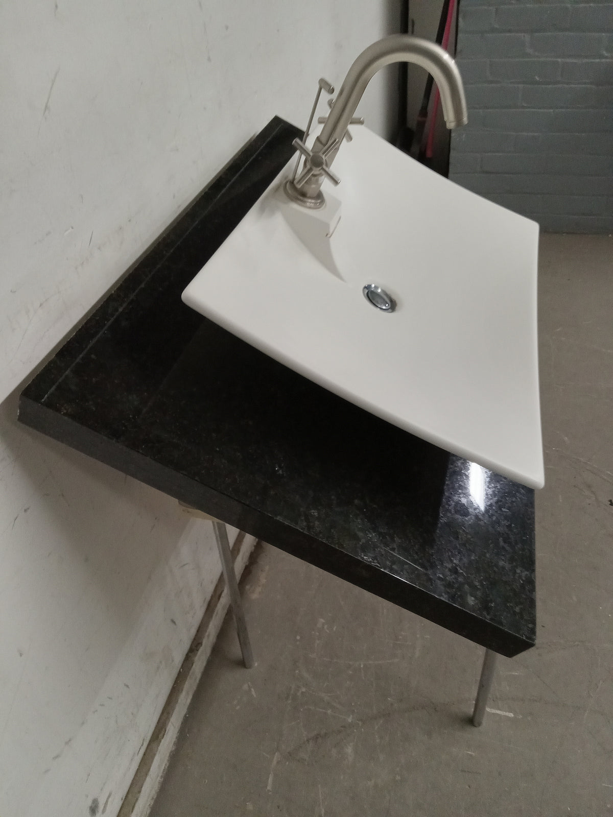 31.5" x 22" Black and White Bathroom Sink