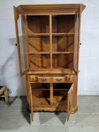 CORNER 2 PC HUTCH