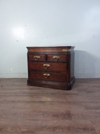 Gordon's Furniture Nightstand