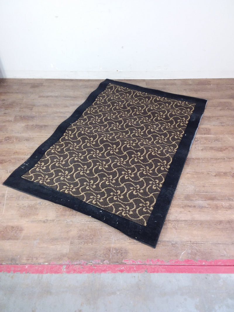 4 ft by 6 ft Black & Yellow Nylon Rug