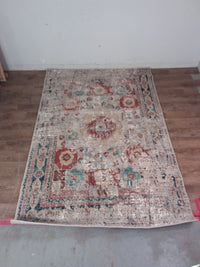 5 ft 3 in by 7 ft 10 in Soiree Rug