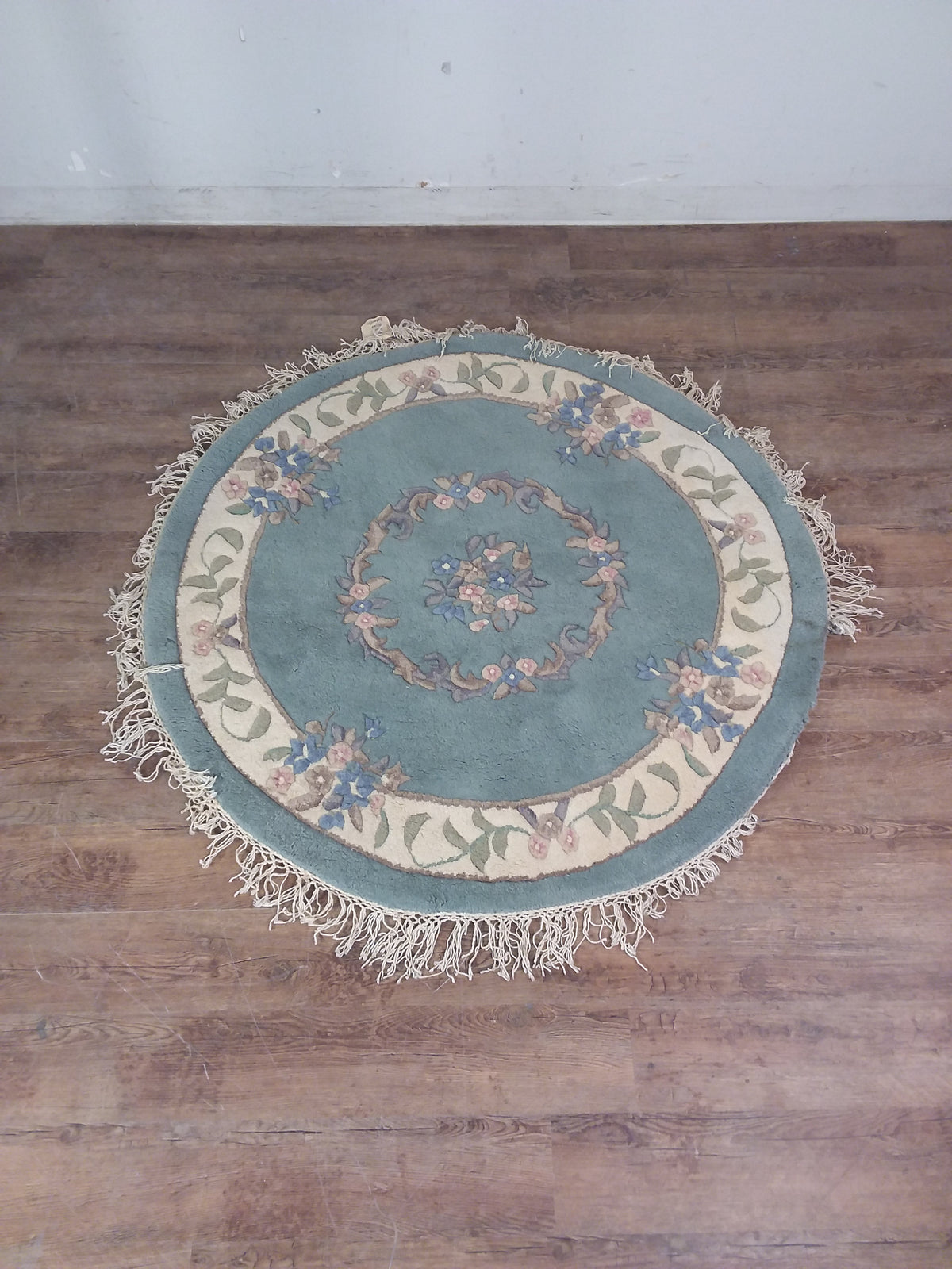 4ft 2in x 4ft 2in Round Rug