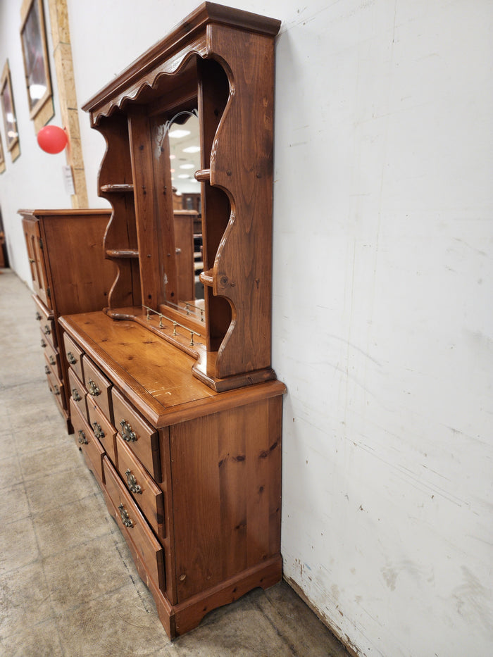 8 Drawer Wooden Dresser w/ Mirror