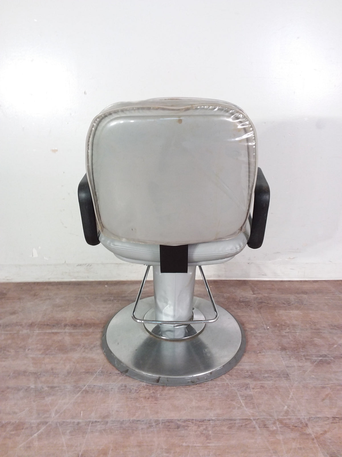 Grey & Chrome Finish Barber Chair