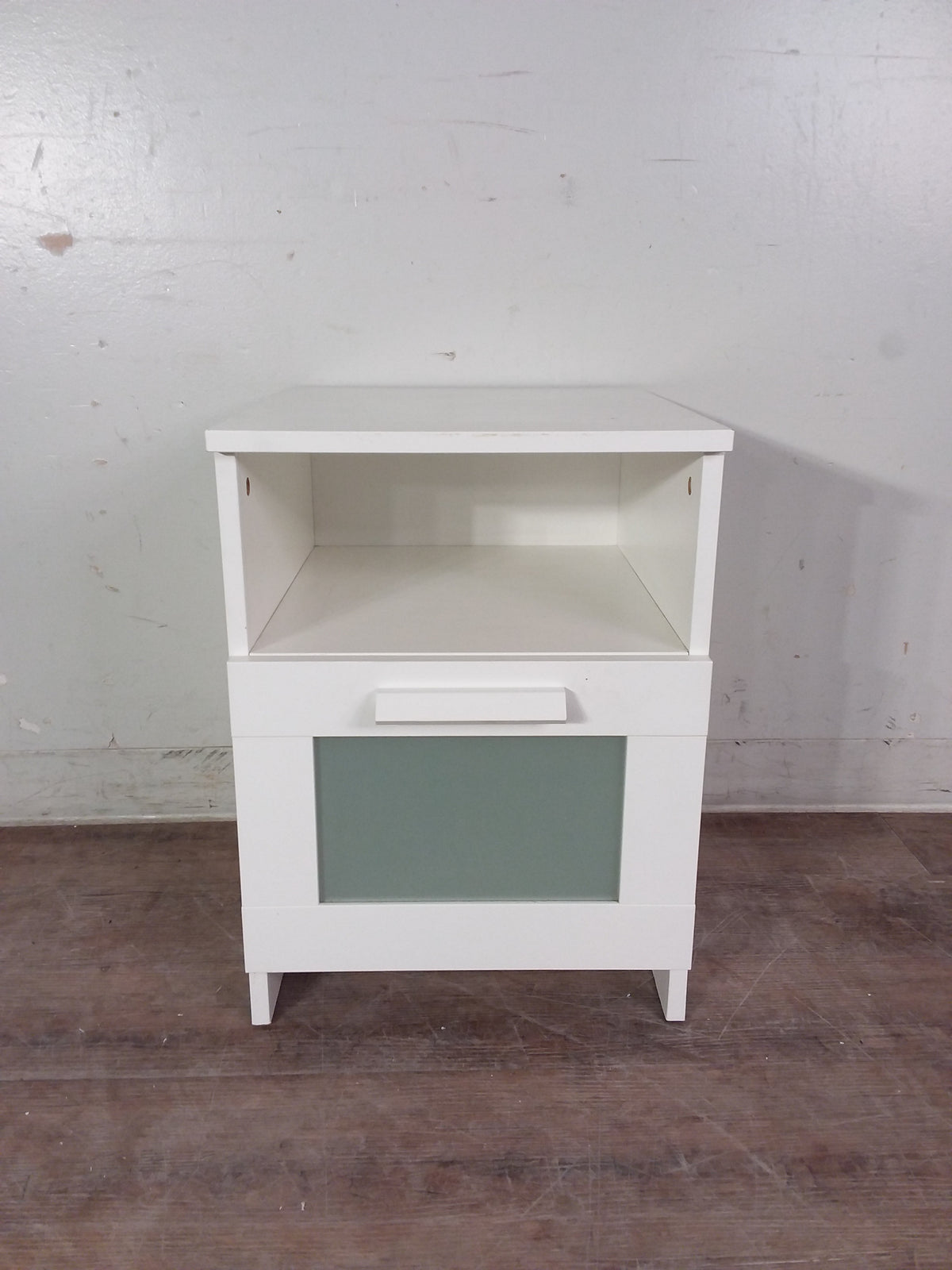 White End Table With Drawer