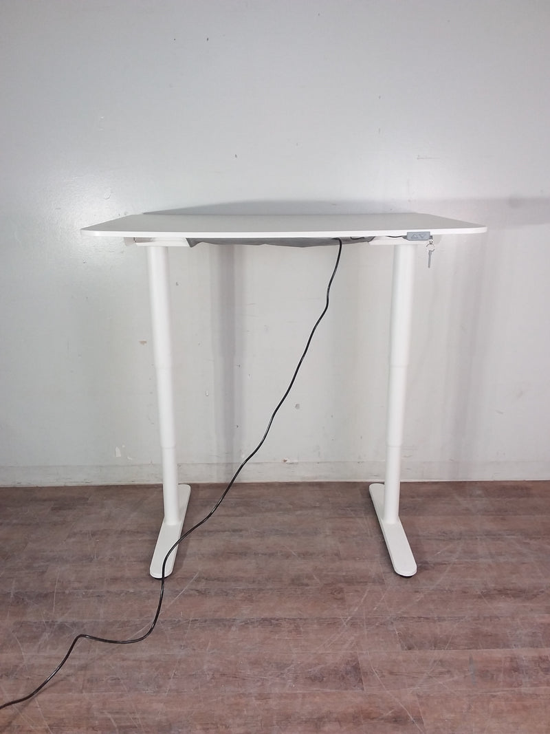 BEKANT Motorized Adjustable Height Desk