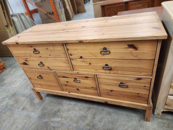 Light Wood 7 Drawer Dresser