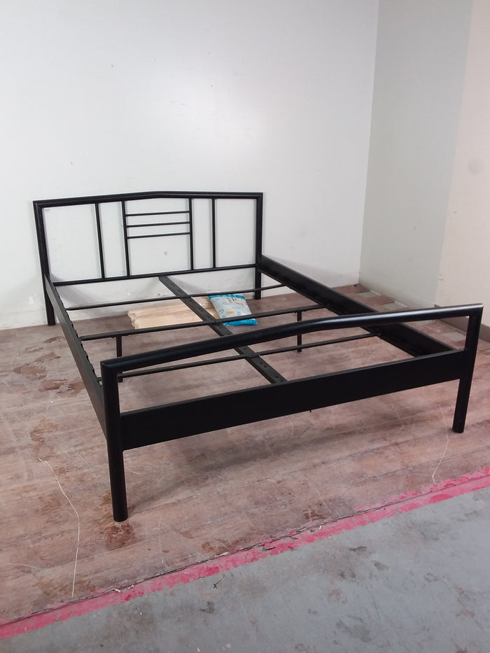 Black Metal Double Size Bed