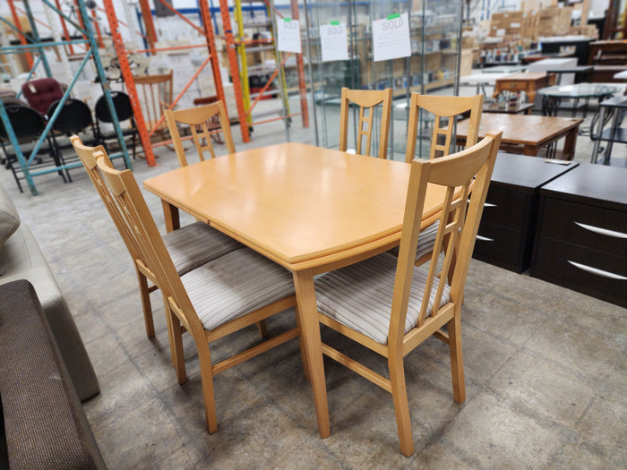 Pine Wooden Extendable Dining Set