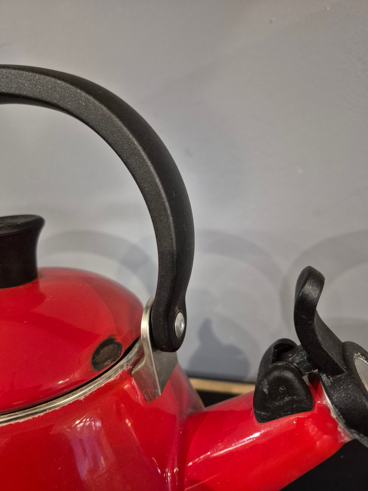 Le Creuset Kone Tea Kettle for Stove Top - Red (Cerise)