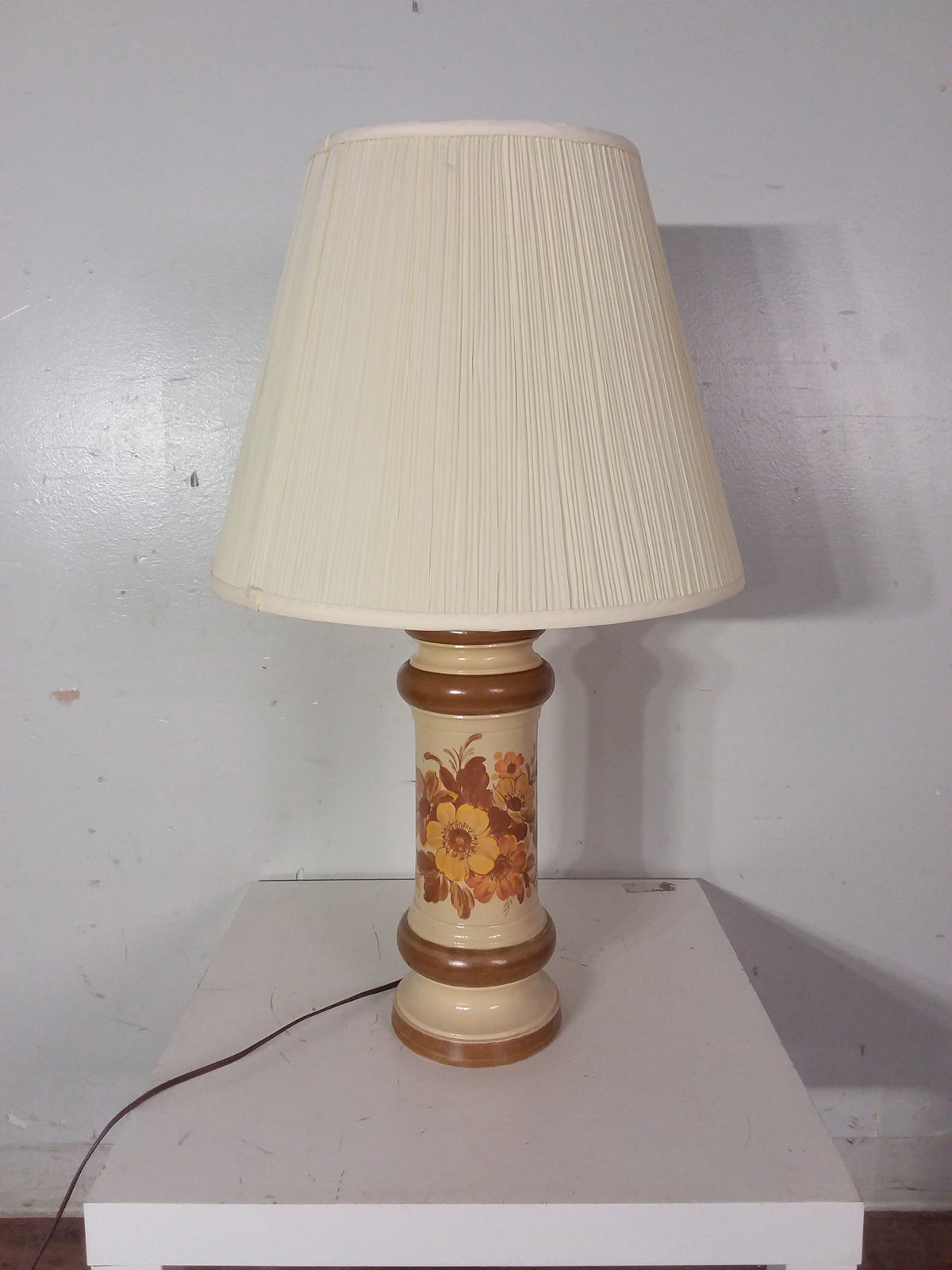 Yellow Floral Theme Table Lamp