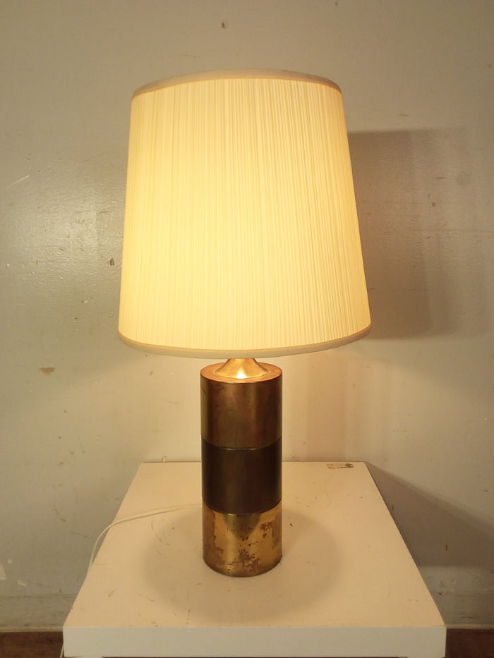 Metallic Base Table Lamp