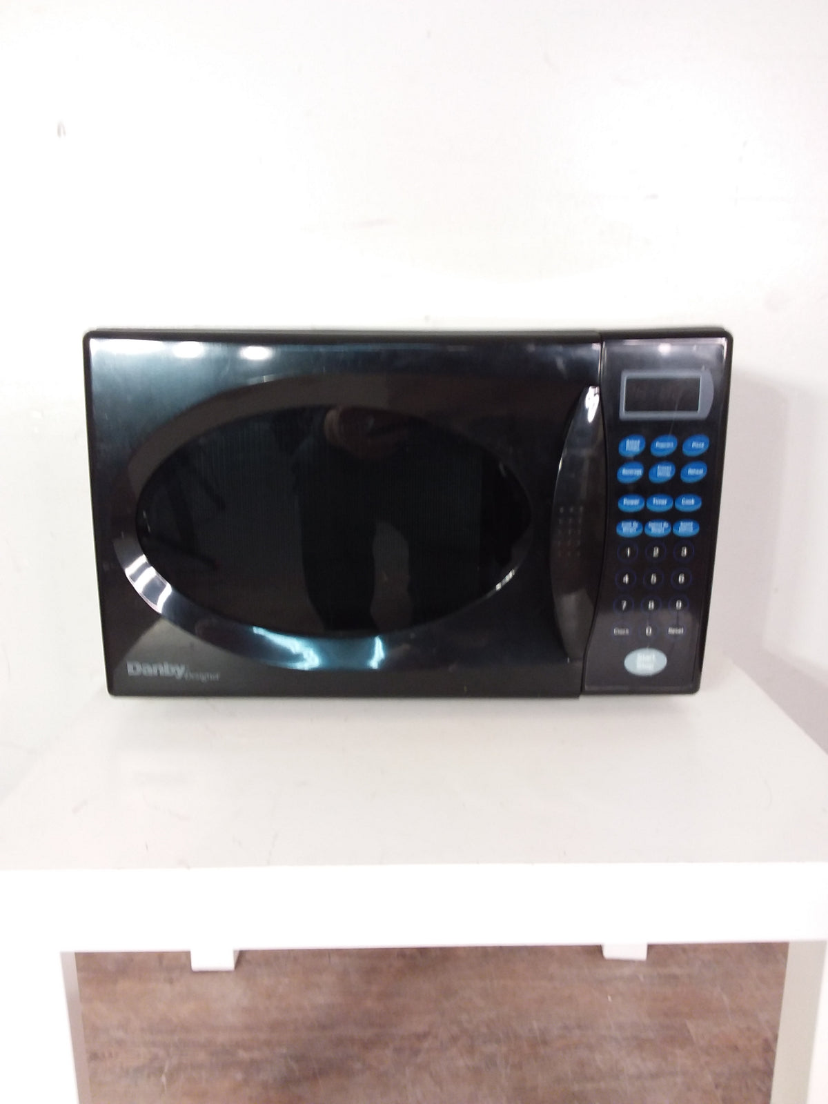 Black 800 Watt Microwave