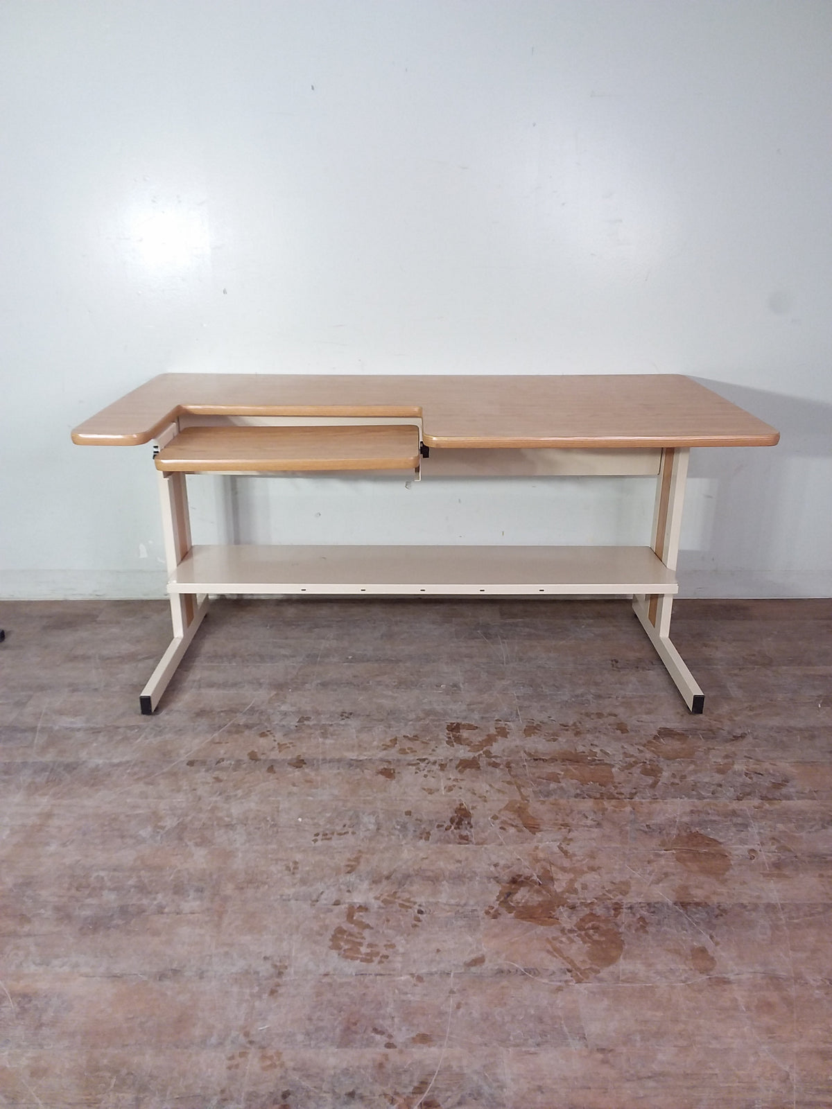 5 Ft. Wide Desk