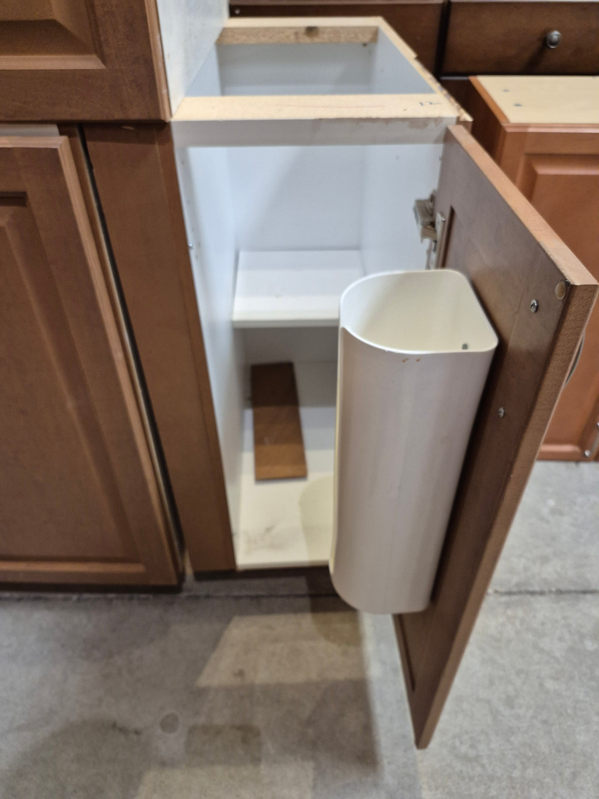 Medium Brown Maple Kitchen with Pantry