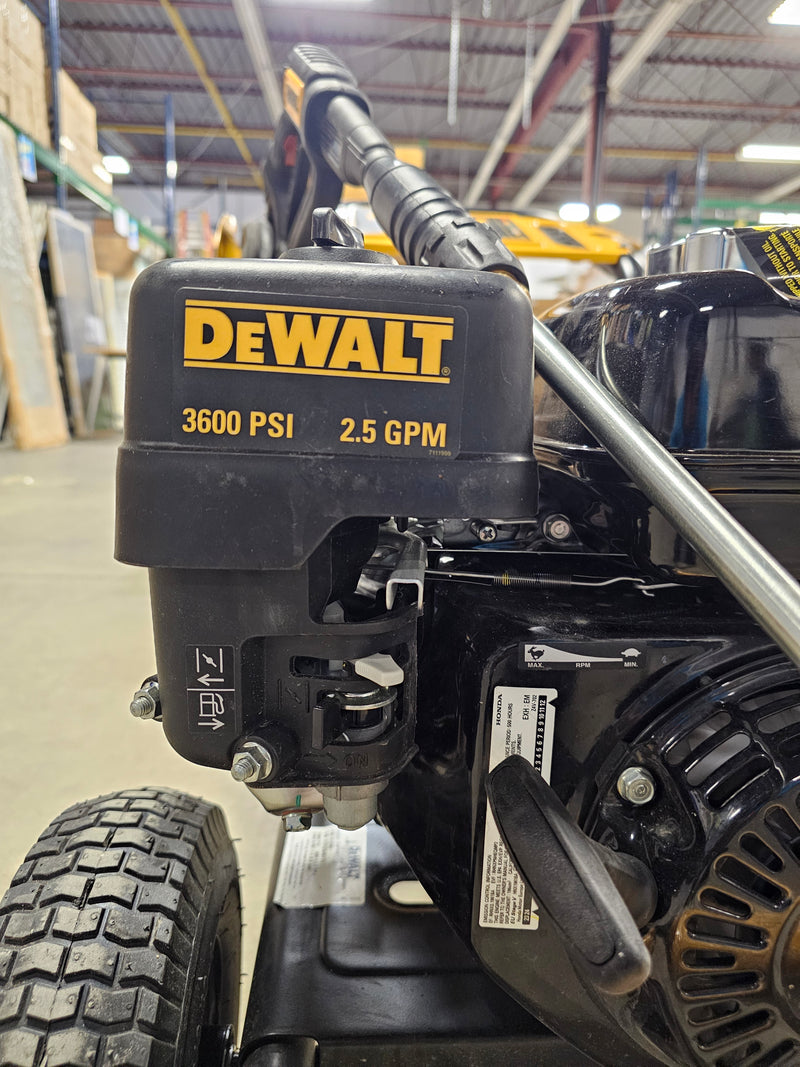 DEWALT 3600 PSI 2.5 GPM Gas Cold Water Professional Pressure Washer