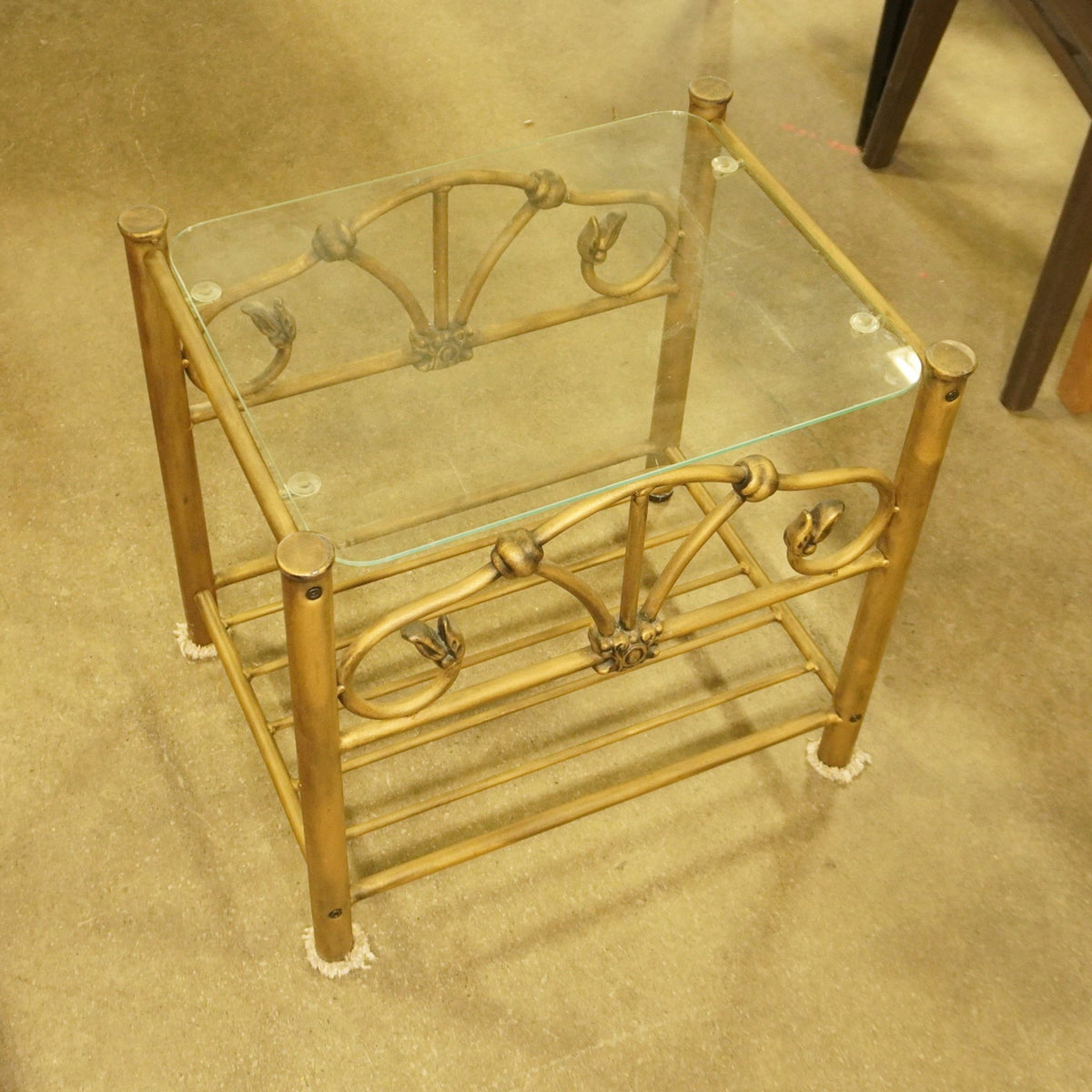 21-inch W Vintage Style Metal Frame Glass Top Coffee Table in Bronze