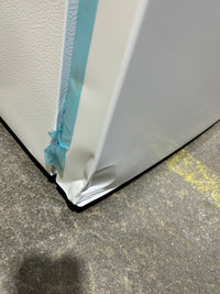 Vissani 24-inch Top Freezer Refrigerator (As is)