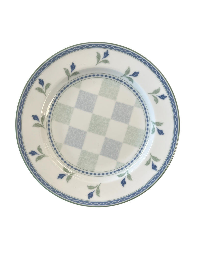 Gaiety by Oneida 58 Piece Dishware Set