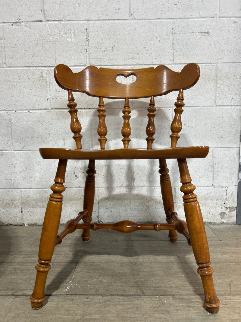 Ditio Dining Set - A Table with Four Chairs
